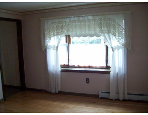 180 Country Road Agawam, MA 01001 - Photo 10 of 28 Gallery Image 10