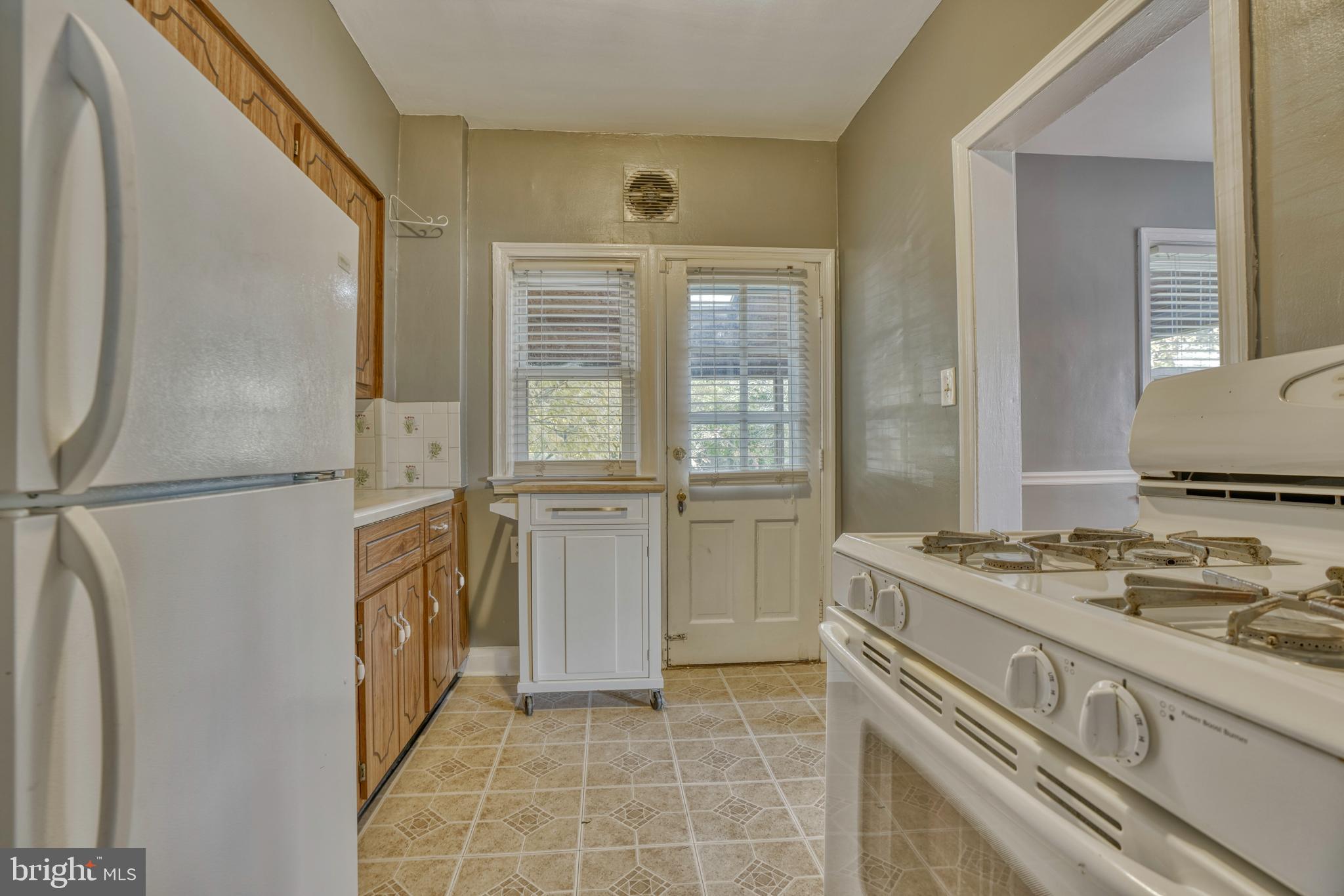 28 Briarwood Road Baltimore, MD 21228 - Photo 12 of 33 Gallery Image 12