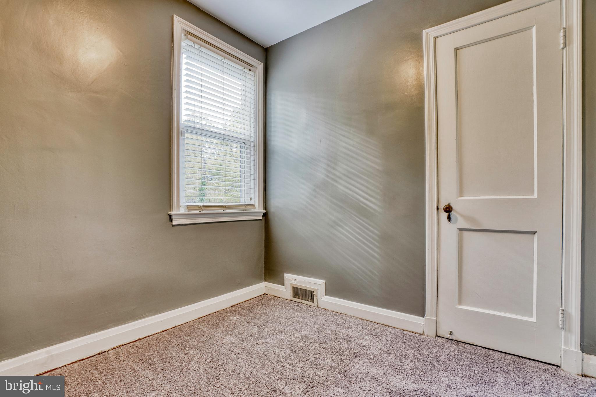 28 Briarwood Road Baltimore, MD 21228 - Photo 16 of 33 Gallery Image 16