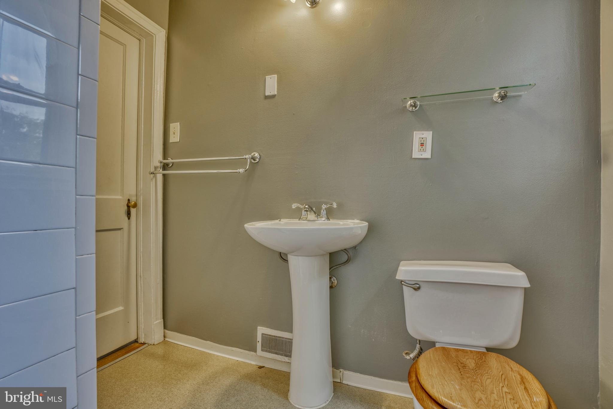 28 Briarwood Road Baltimore, MD 21228 - Photo 22 of 33 Gallery Image 22