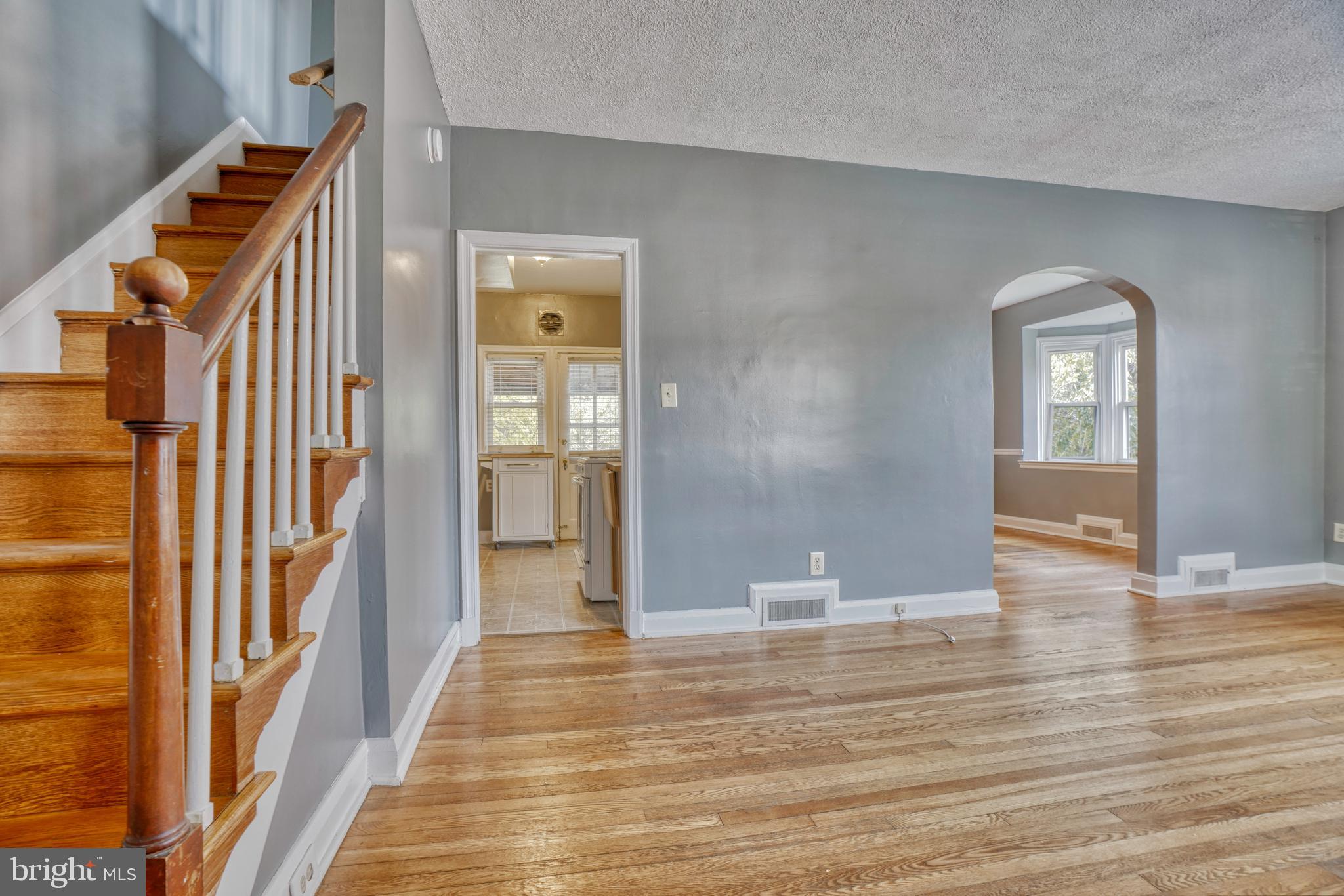 28 Briarwood Road Baltimore, MD 21228 - Photo 3 of 33 hardwood floors