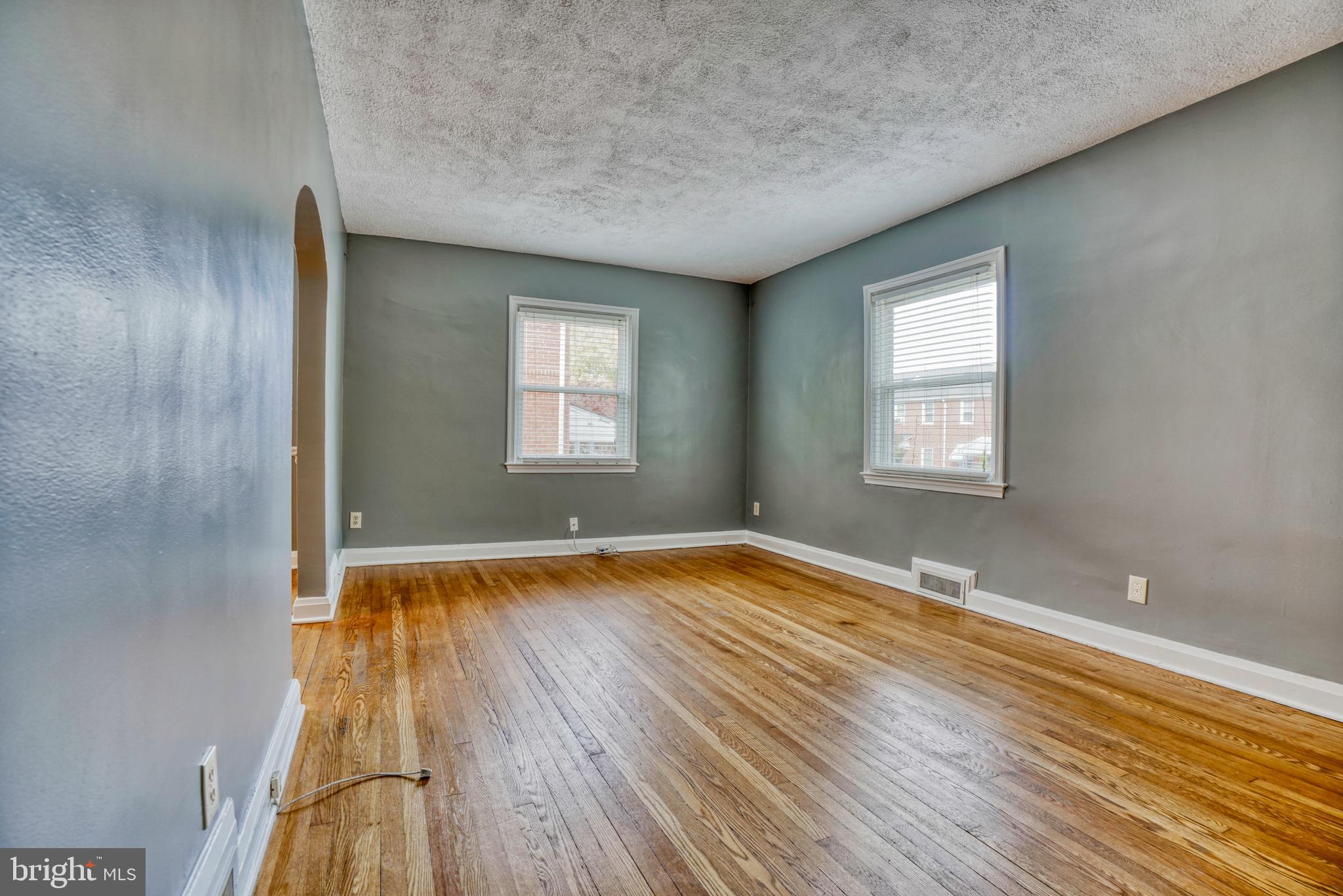 28 Briarwood Road Baltimore, MD 21228 - Photo 6 of 33 Gallery Image 6