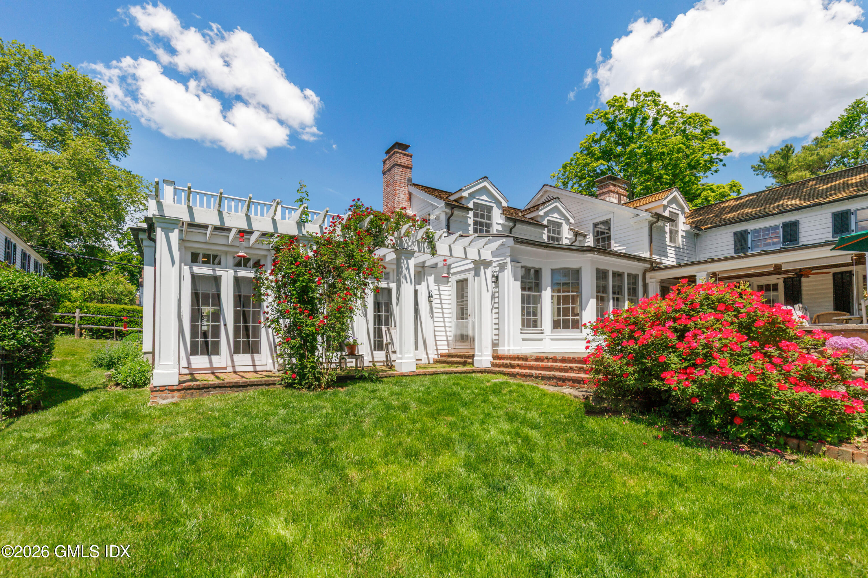 456 Round Hill Road Greenwich, CT 06831 - Photo 21 of 33 Pergola