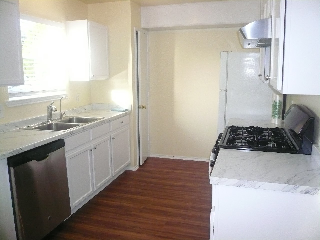 6307 Sutton Meadows Drive Houston, TX 77086 - Photo 3 of 17 Kitchen refrigerator included