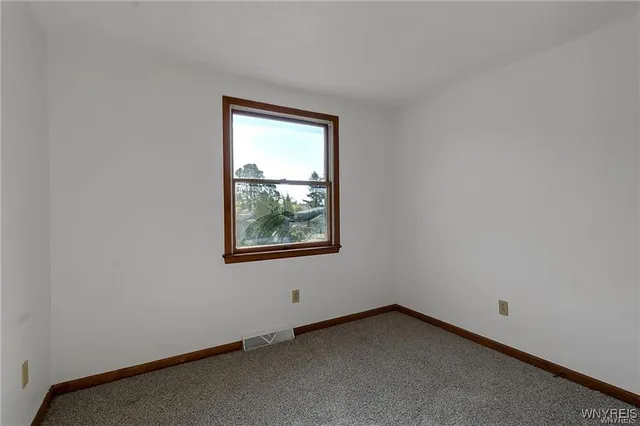 $1,900 | 276 Tennyson Terrace, Amherst, NY 14221