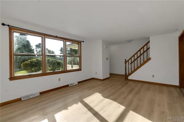 $1,900 | 276 Tennyson Terrace, Amherst, NY 14221