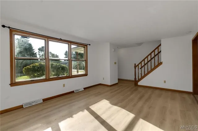 $1,900 | 276 Tennyson Terrace, Amherst, NY 14221