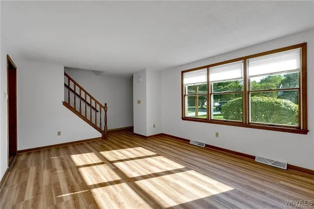 $1,900 | 276 Tennyson Terrace, Amherst, NY 14221