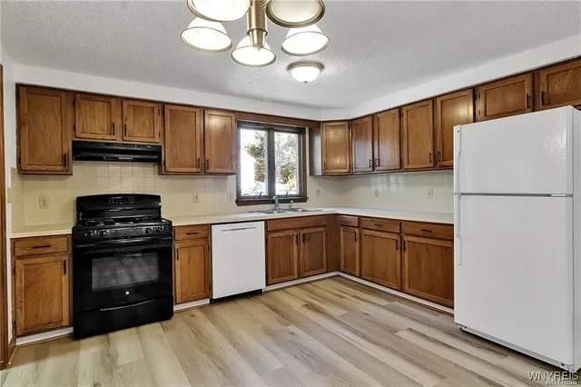 $1,900 | 276 Tennyson Terrace, Amherst, NY 14221