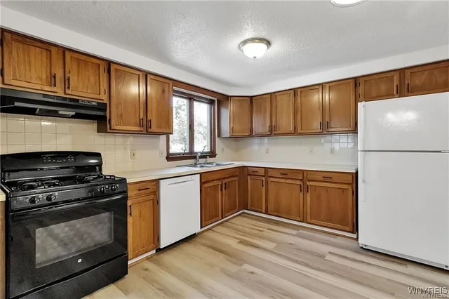 $1,900 | 276 Tennyson Terrace, Amherst, NY 14221