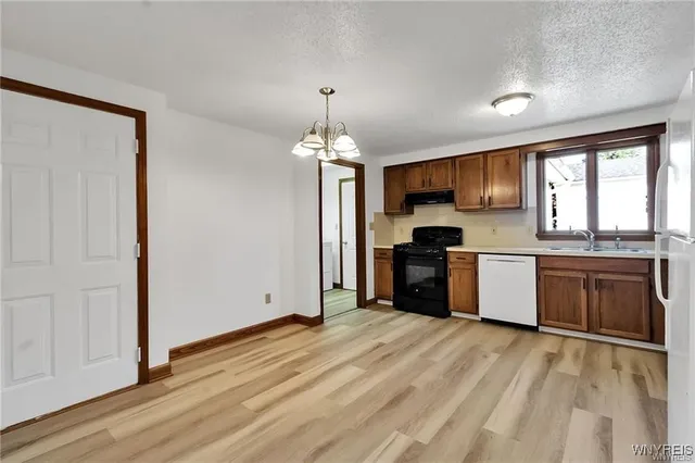 $1,900 | 276 Tennyson Terrace, Amherst, NY 14221