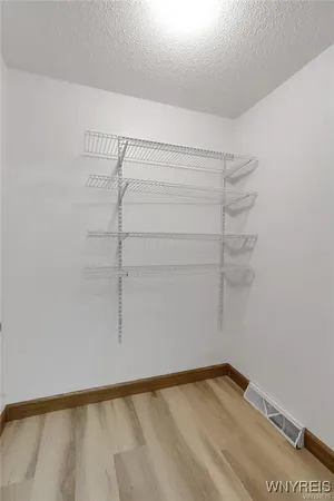 $1,900 | 276 Tennyson Terrace, Amherst, NY 14221