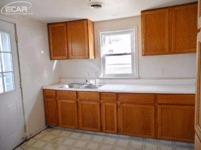 7298 Neff Road Mount Morris, MI 48458 - Photo 3 of 16 21178566-2.JPG