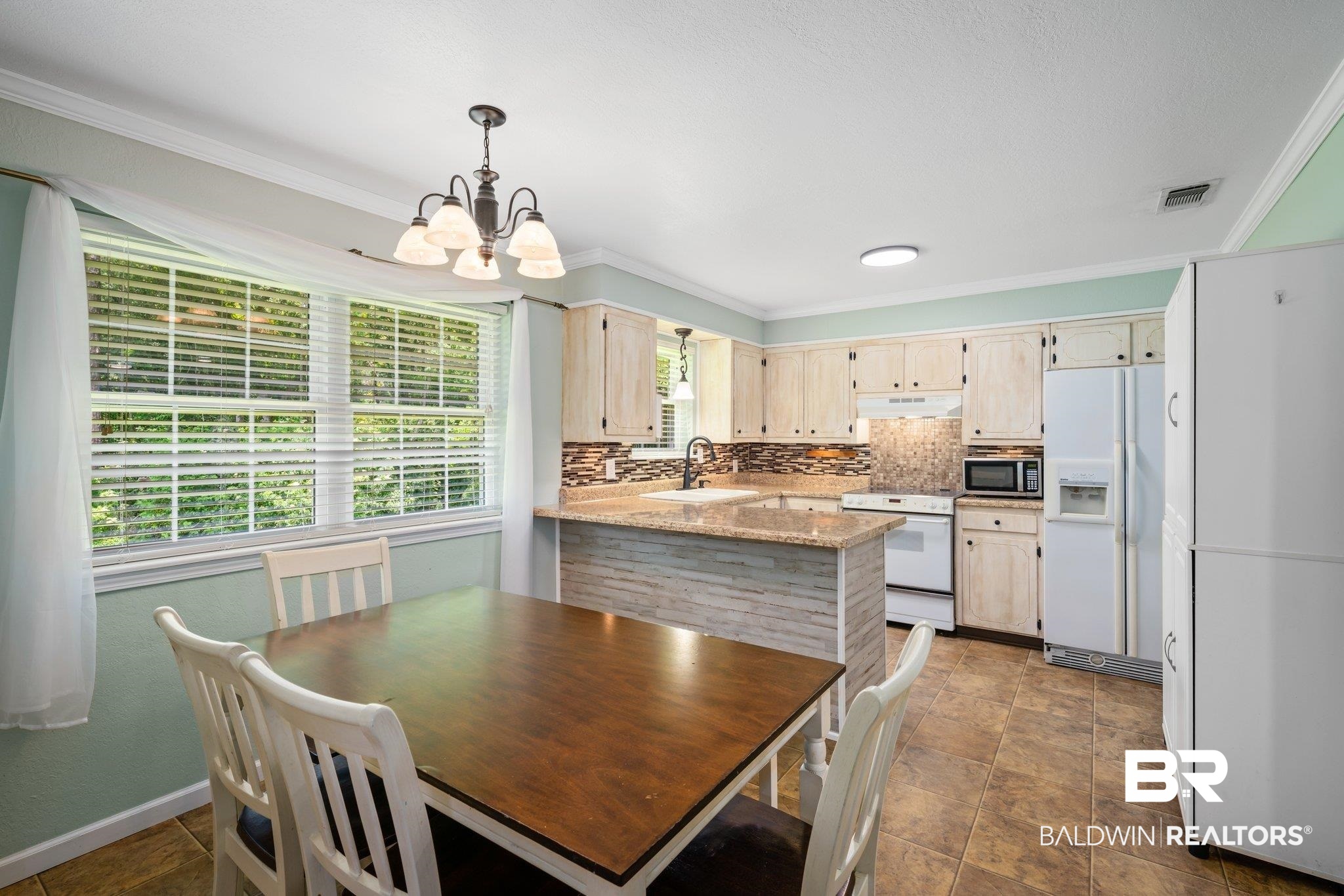 403 Vicks Lane Saraland, AL 36571 - Photo 6 of 28