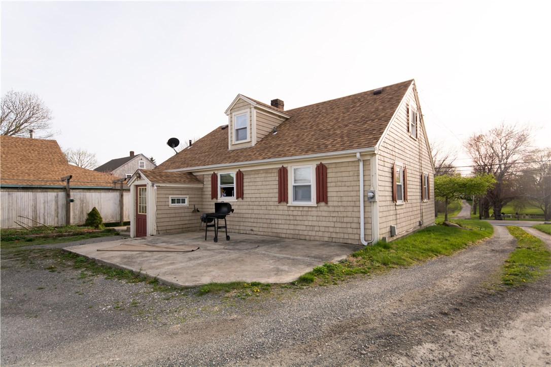 3572 Main Road Tiverton, RI 02878 - Photo 13 of 40