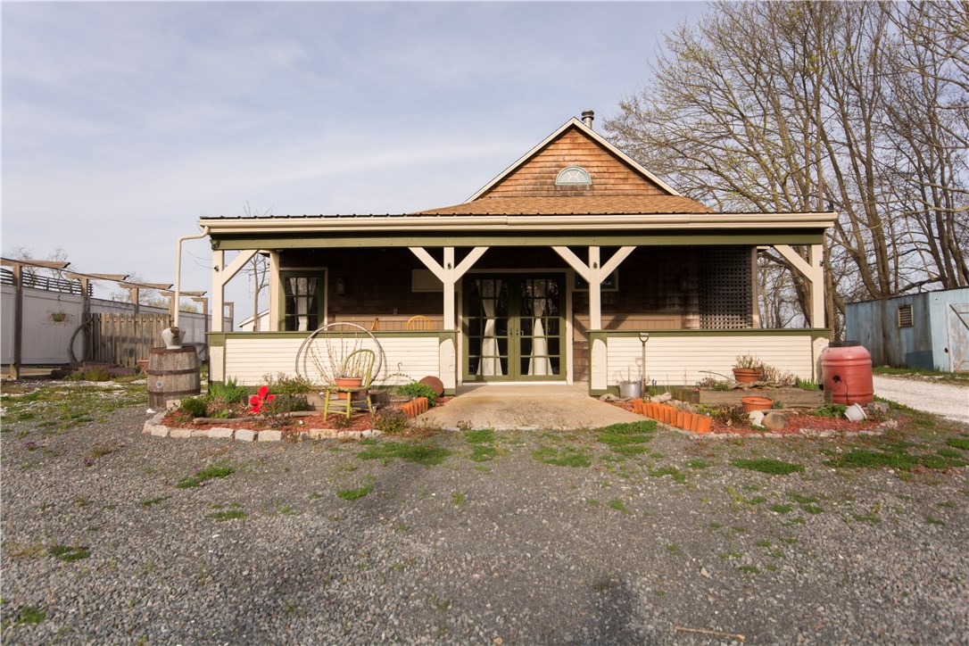 3572 Main Road Tiverton, RI 02878 - Photo 6 of 40