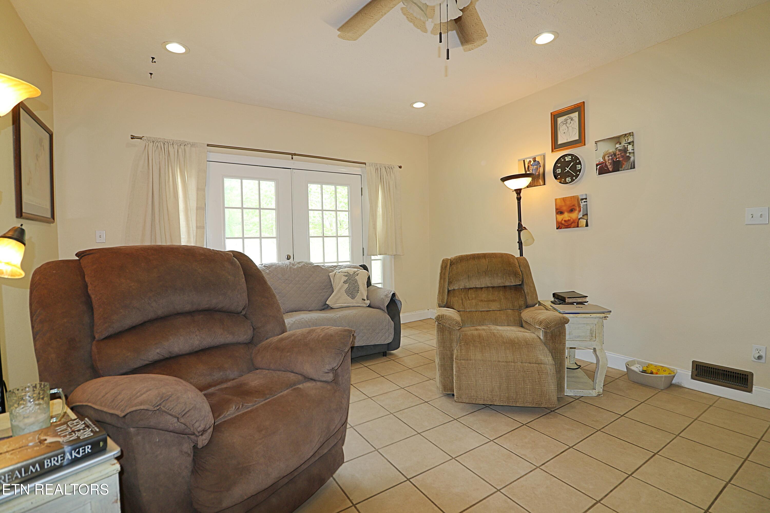 720 Cooper Lake Road Oneida, TN 37841 - Photo 16 of 47 094A3543