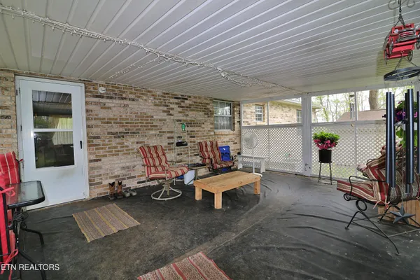 $257,000 | 720 Cooper Lake Road, Oneida, TN 37841