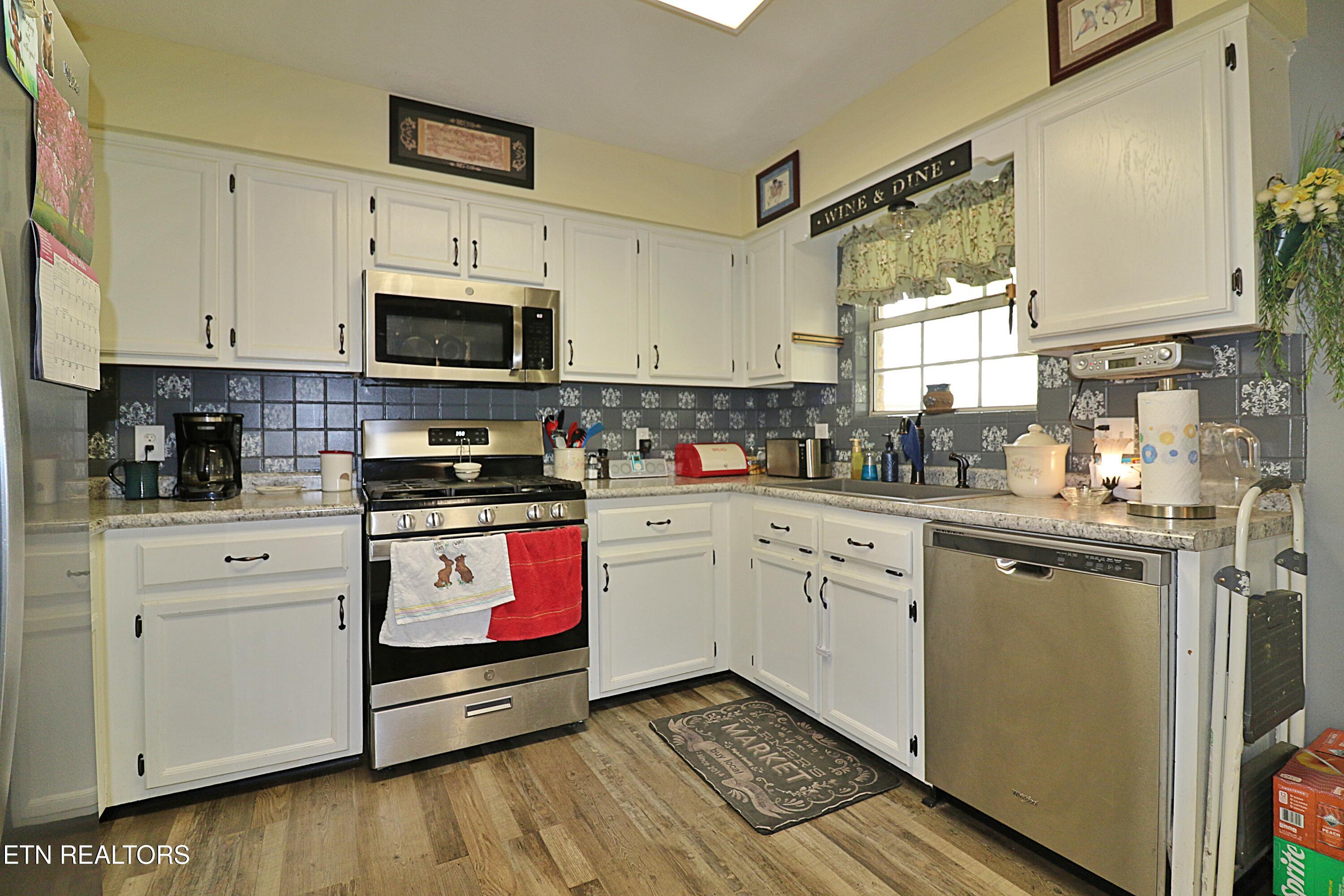 720 Cooper Lake Road Oneida, TN 37841 - Photo 9 of 47 094A3535