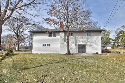 $449,000 | 9901 Countryside Road, Lenexa, KS 66215