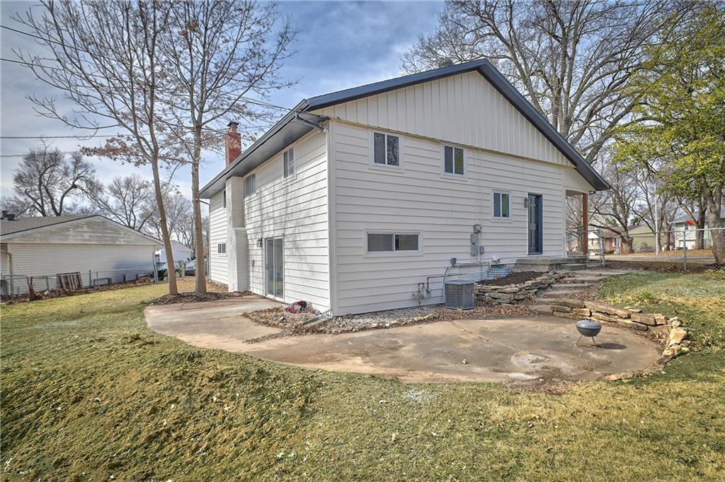 9901 Countryside Road Lenexa, KS 66215 - Photo 49 of 52