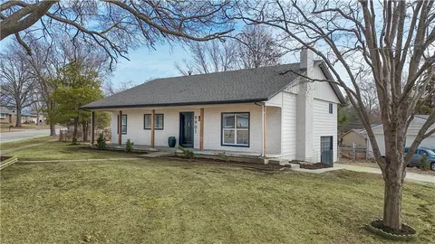 $449,000 | 9901 Countryside Road, Lenexa, KS 66215