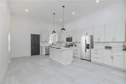 $449,000 | 9901 Countryside Road, Lenexa, KS 66215