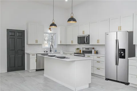 $449,000 | 9901 Countryside Road, Lenexa, KS 66215