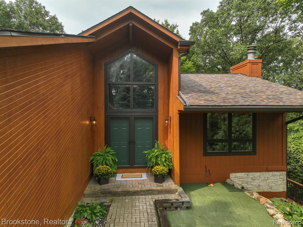 6515 Cuthbert Road White Lake, MI 48383 - Photo 15 of 40 Gallery Image 15