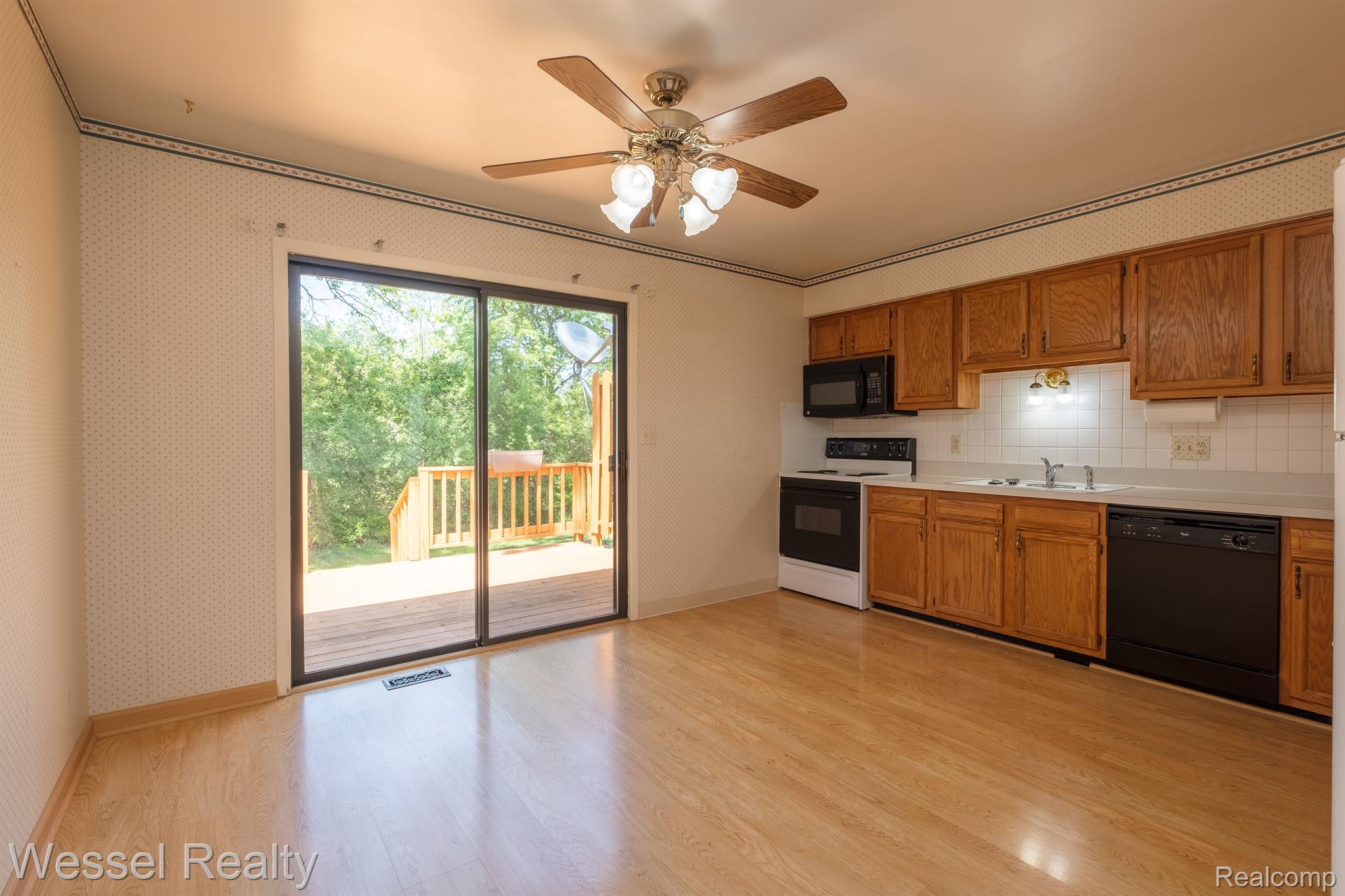 335 Fairgrove Street, Unit 11 Romeo, MI 48065 - Photo 9 of 23 Gallery Image 9