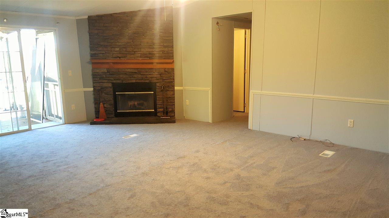 1870 Wilsontown Road Laurens, SC 29360 - Photo 4 of 28