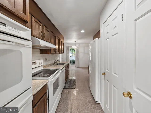 $3,900 | 7654 Westlake Terrace, Unit 85, Bethesda, MD 20817