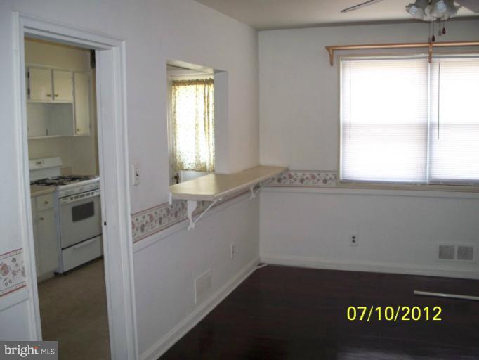 5406 Addington Road Baltimore, MD 21229 - Photo 3 of 14 Pass through