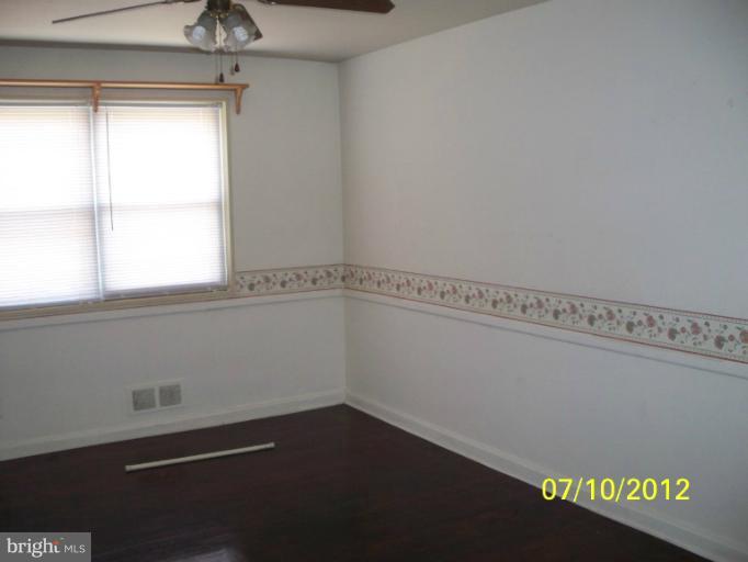 5406 Addington Road Baltimore, MD 21229 - Photo 6 of 14 Dining Room
