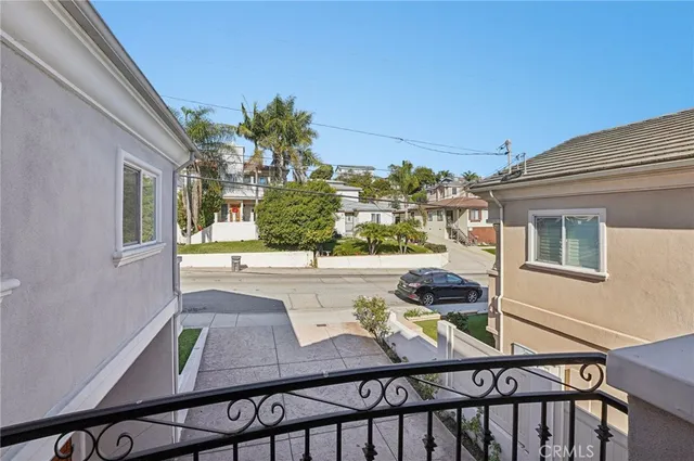 $1,699,000 | 1912 Ruhland Avenue, Unit A, Redondo Beach, CA 90278