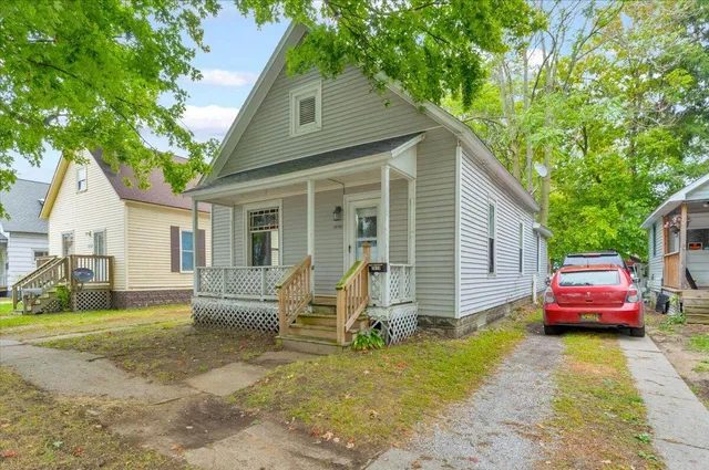$129,500 | 1610 16th Street, Port Huron, MI 48060