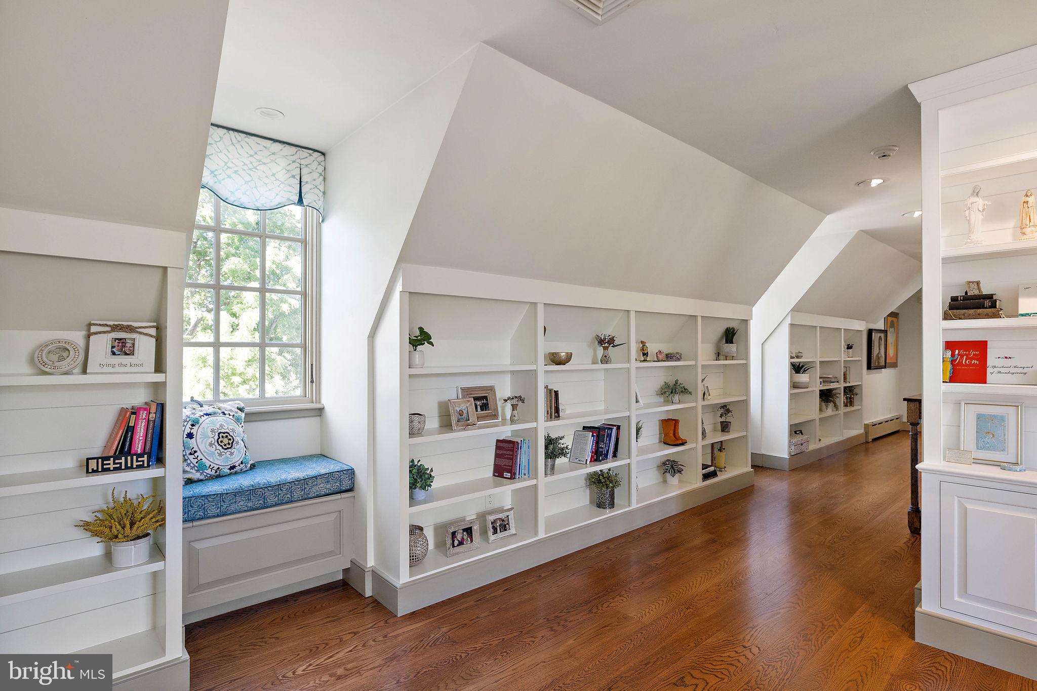 4635 Newark Road Cochranville, PA 19330 - Photo 24 of 113 2nd Floor Hall