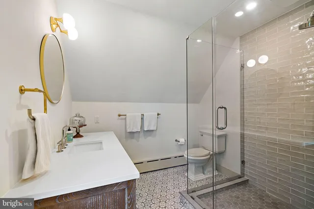 a view of a tennis court