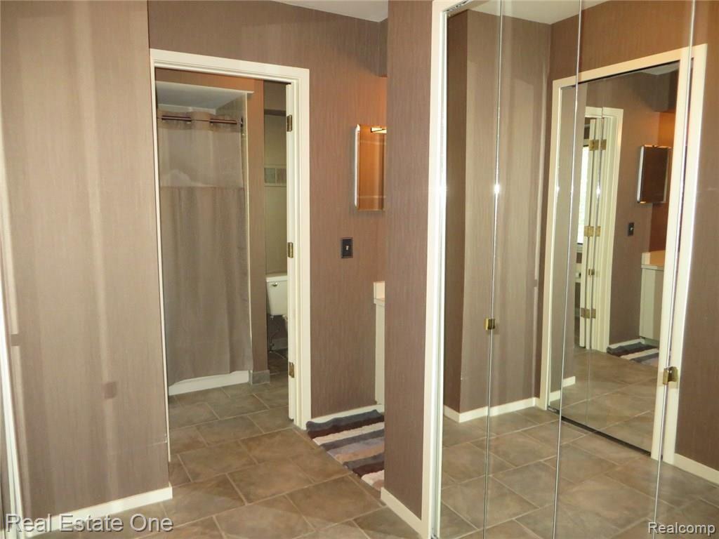 681 Highgate Mews, Unit 151 Rochester Hills, MI 48307 - Photo 23 of 35