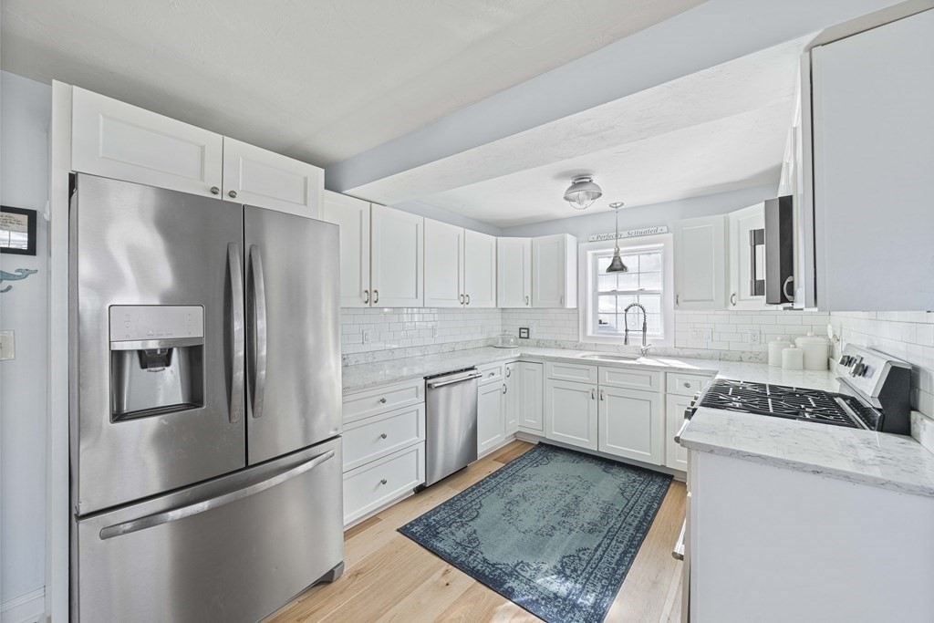 243 Hatherly Road Scituate, MA 02066 - Photo 8 of 42 Gallery Image 8