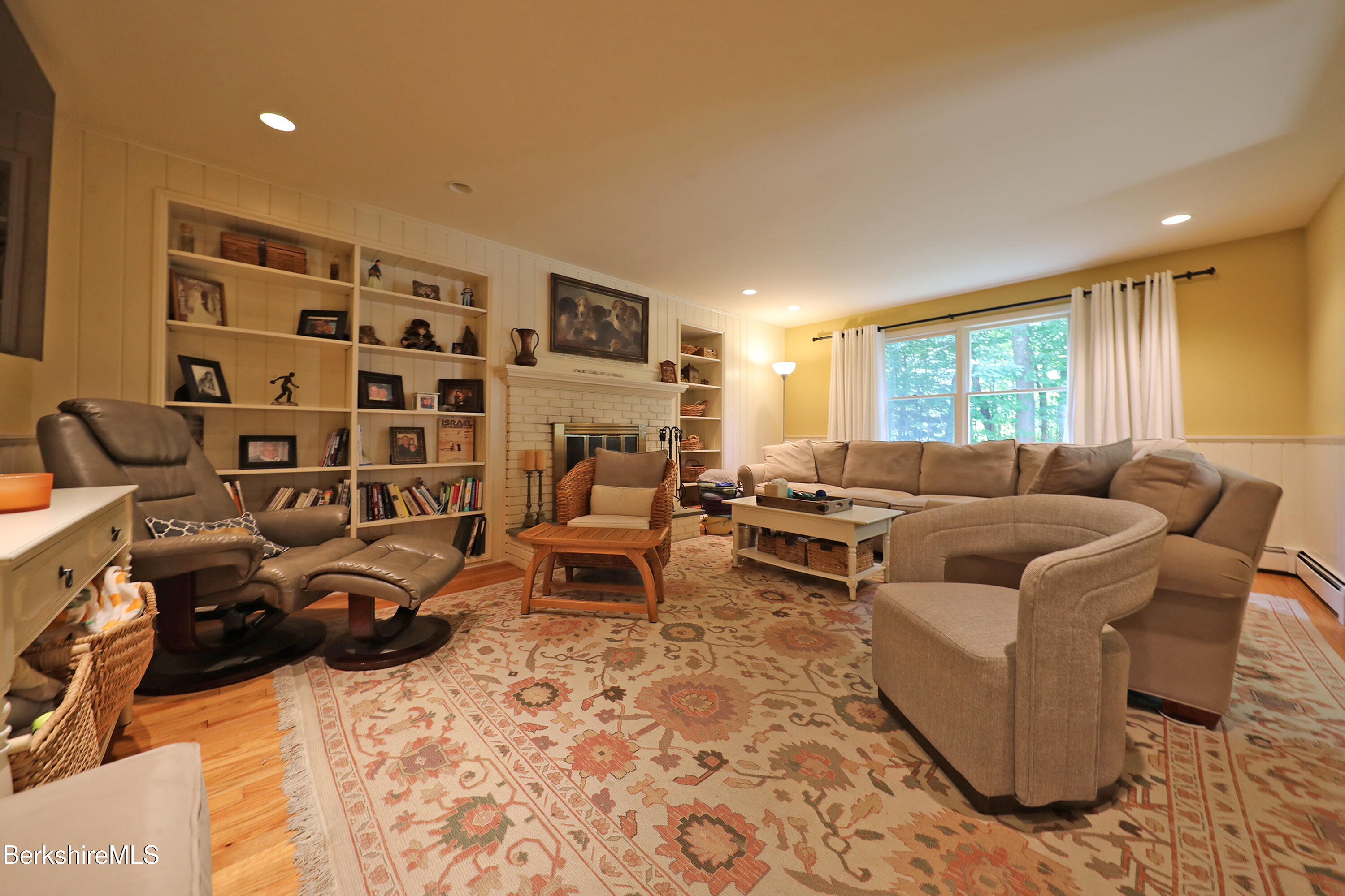 576 Holmes Road Pittsfield, MA 01201 - Photo 17 of 55 FAMILY ROOM