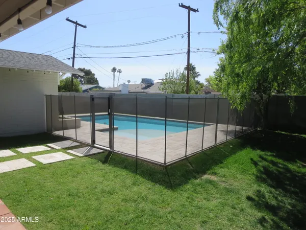 $4,750 | 327 East Keim Drive, Phoenix, AZ 85012