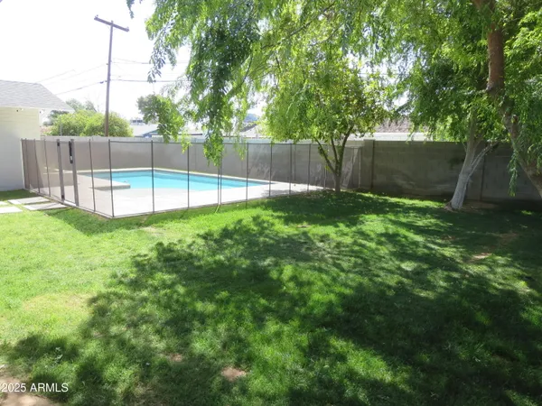 $4,750 | 327 East Keim Drive, Phoenix, AZ 85012