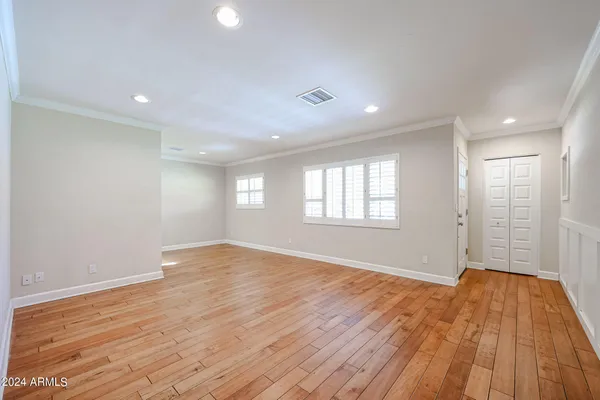 $4,750 | 327 East Keim Drive, Phoenix, AZ 85012