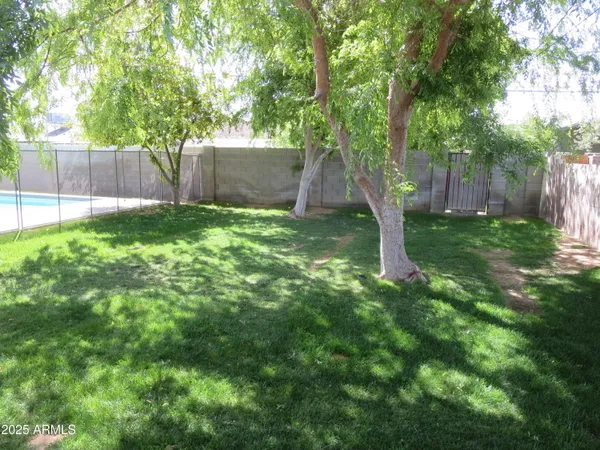 $4,750 | 327 East Keim Drive, Phoenix, AZ 85012