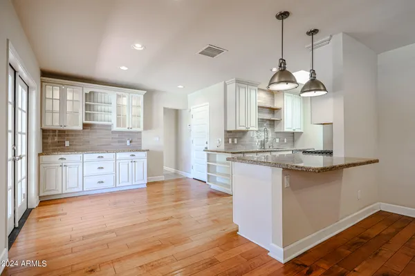 $4,750 | 327 East Keim Drive, Phoenix, AZ 85012