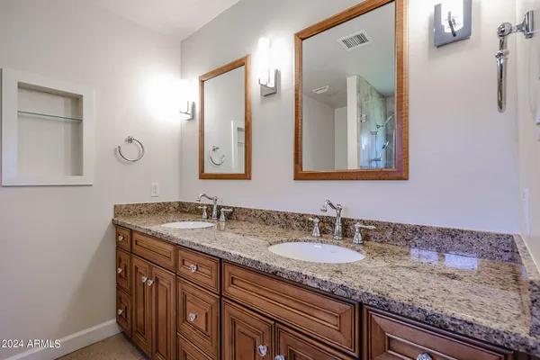 $4,750 | 327 East Keim Drive, Phoenix, AZ 85012