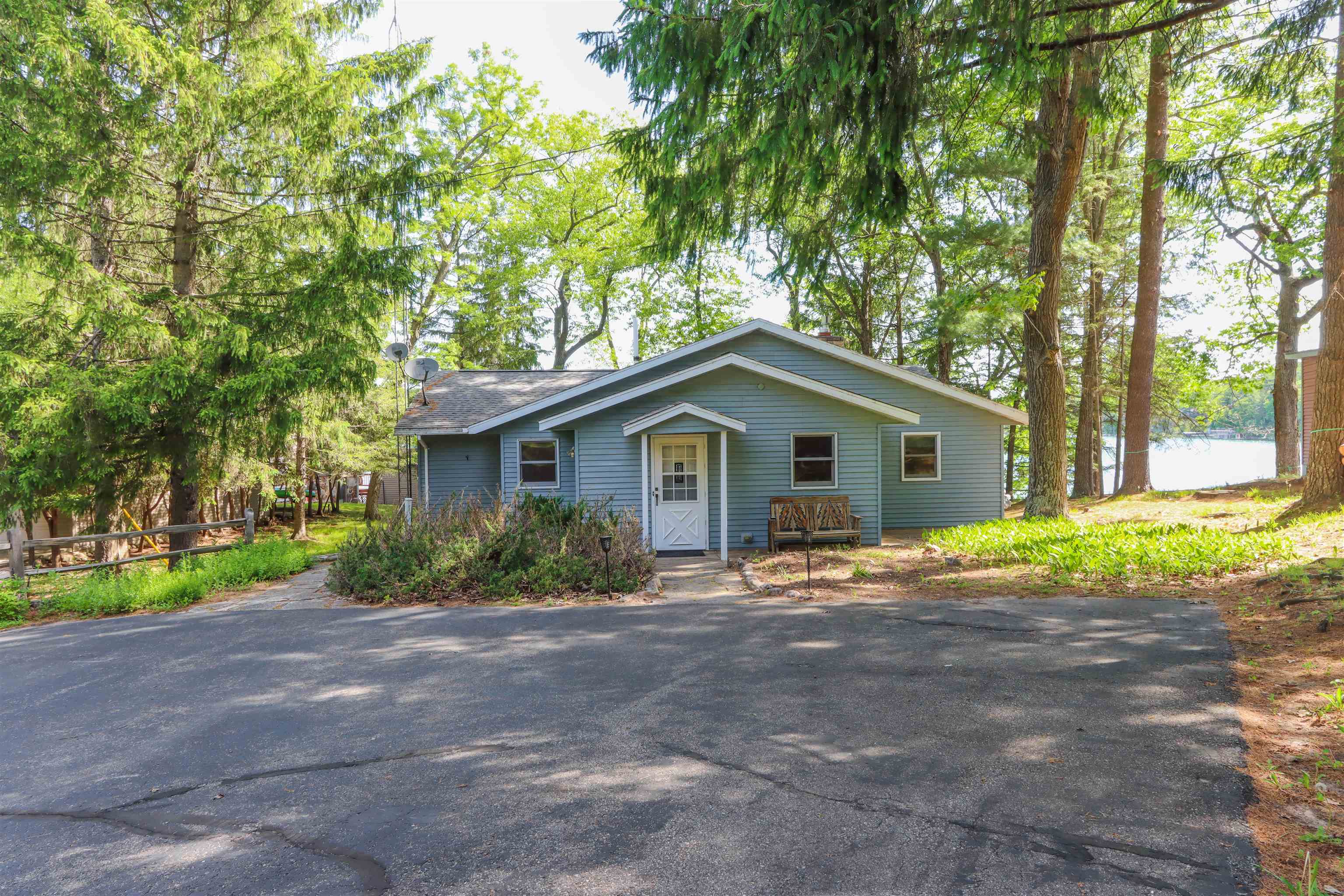 N6524 South Long Lake Road Waupaca, WI 54981 - Photo 12 of 37