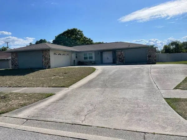 $399,900 | 2901 Beagle Place, Valrico, FL 33594