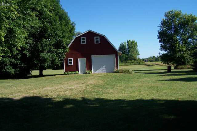 9081 Beard Road Byron, MI 48418 - Photo 8 of 8 21193934-7.JPG